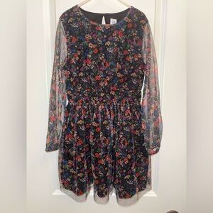 Gap Floral Black Mesh Dress Size 8 Medium New
Beautiful dress, lined